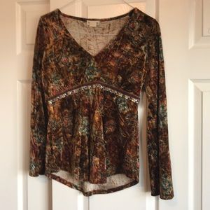 Long bell sleeve stretchy top